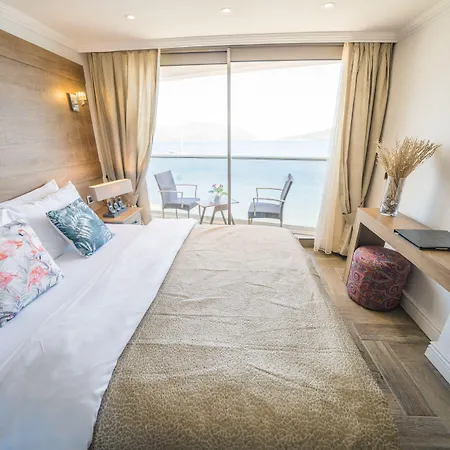 Aurasia Szálloda 3*