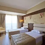 Aurasia Hotel