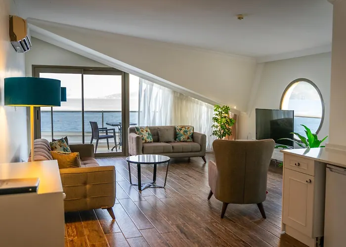 Hotel Aurasia 3*