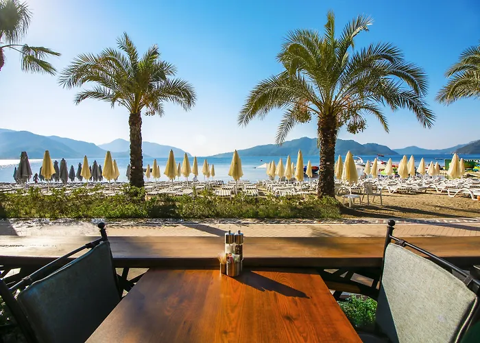 أوراسيا بيتش فندق